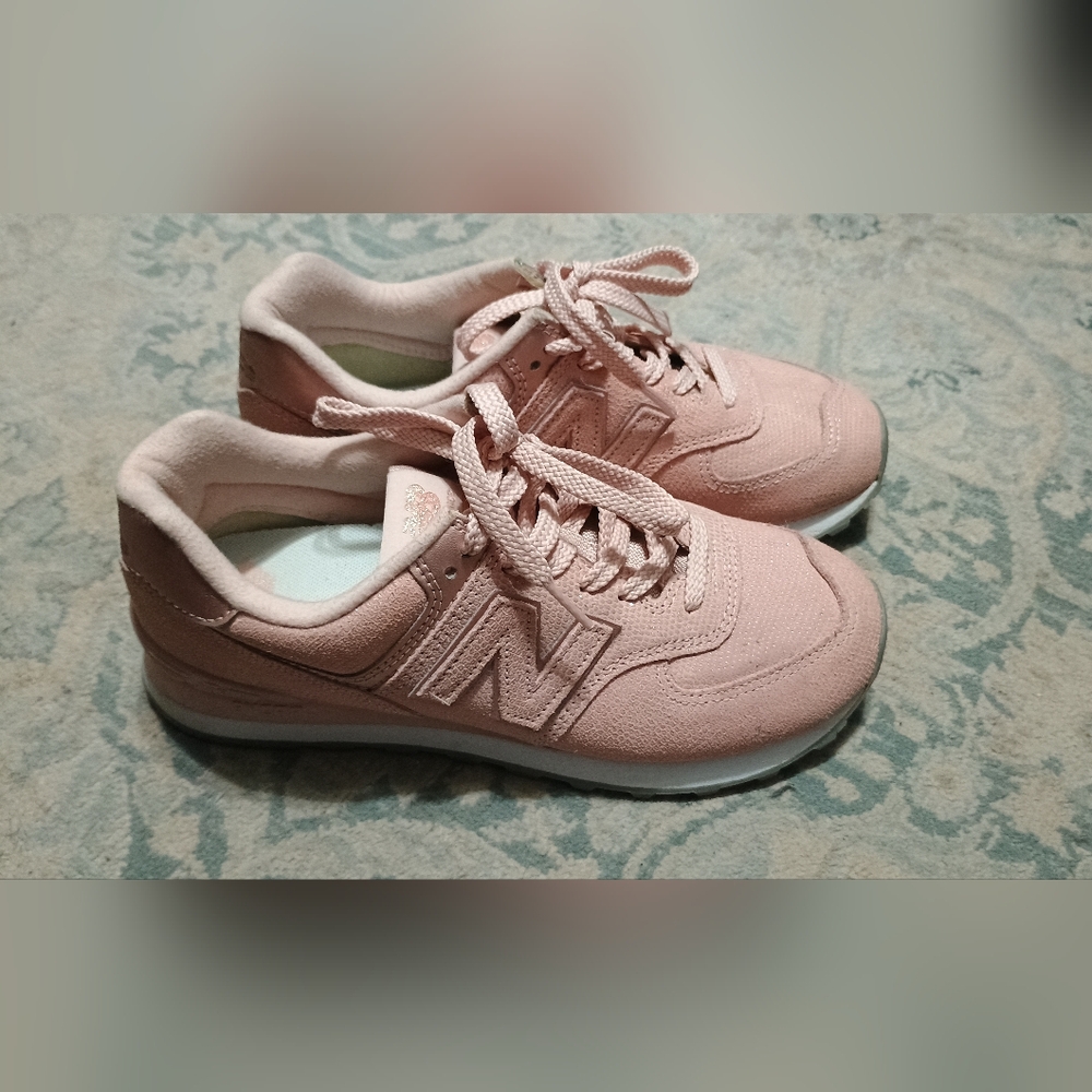 New Balance Pink Sneakers Classic Suede Mesh